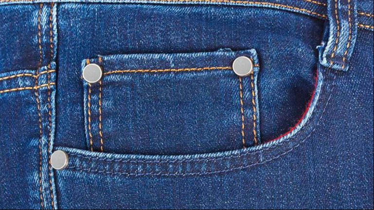 Cuando Steve Jobs mostró al mundo para qué valía exactamente el pequeño bolsillo de los vaqueros