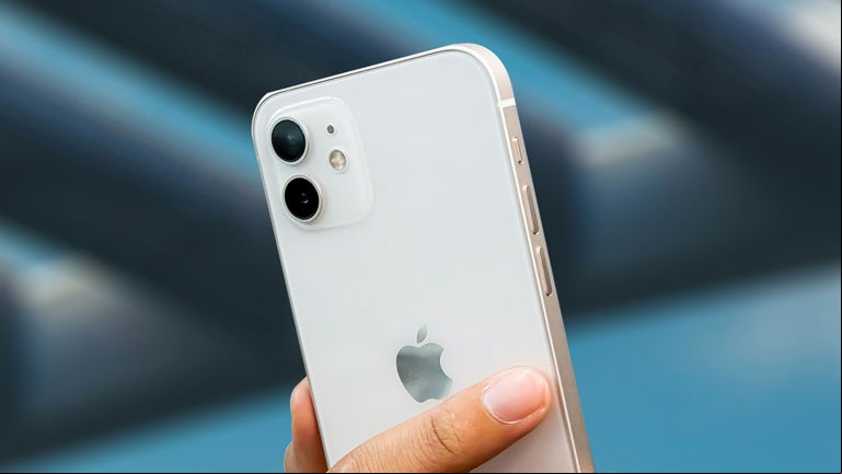 El iPhone 12 tira su precio más de 200 euros en esta oferta de locura
